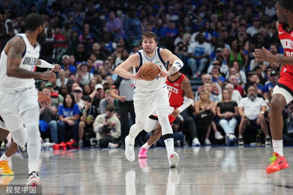 出的年轻球 出的年轻球