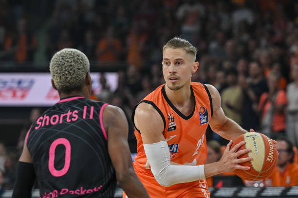 力量在篮板 力量在篮板