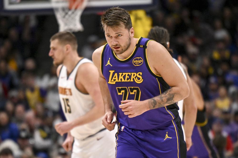 美媒：80年代乔丹魔鸟vs00年代科佛诺vs当代詹杜库 哪个时代更强