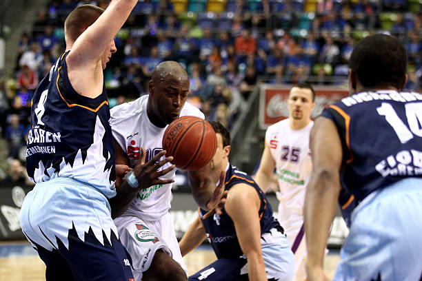 朗尼与勒布 朗尼与勒布